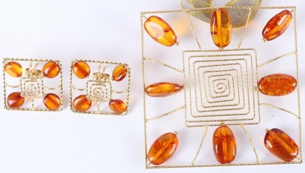 18K YELLOW GOLD FILIGREE AMBER GENERO JEWELRY: 18K yellow gold filigree amber Genero designer jewelry set to include one ornate filigree amber square necklace and one matching pair of earrings. Stone Type: Amber Weight: 19.44 Grams Size: 0.875" & 