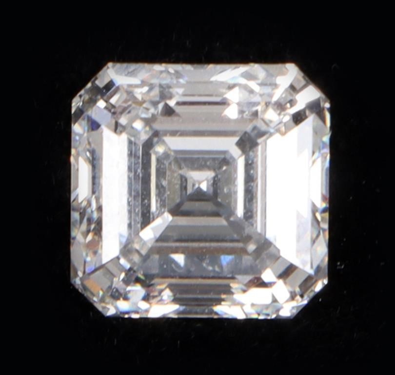 3.90CT VVS-2 SQUARE EMERALD CUT LAB DIAMOND W/ IGI: 3.90ct VVS-2 Color F square emerald cut lab diamond w/ IGI certification and report. Stone measures 8.61 X 8.51 X 5.85 mm. Stone Type: Diamond Weight: 0.78 Grams Size: 8.61 X 8.51 X 5.85 mm Condition: