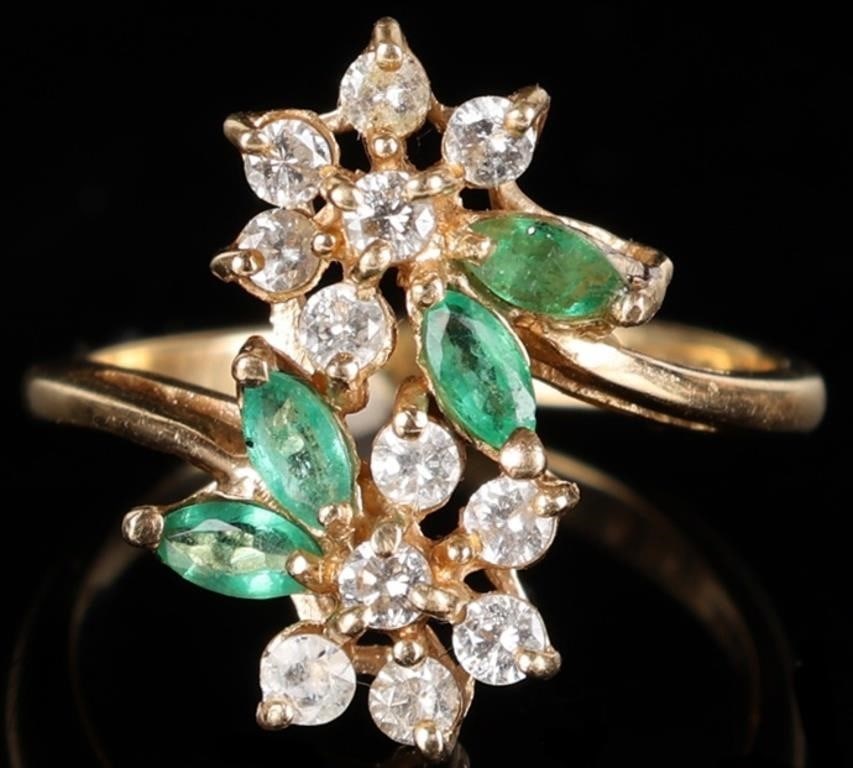 14K YELLOW GOLD LADIES RING W SYNTH DIAS & EMERALD (1 of 4)