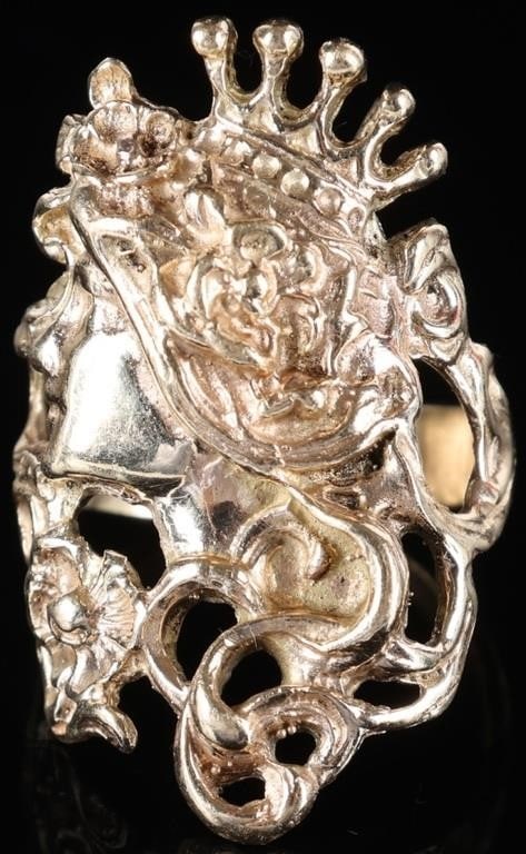 14K YELLOW GOLD ART NOUVEAU LADIES PRINCESS RING: Large 14k yellow gold Art Nouveau ring with the side-profile of a princess framed by vining floral decor. Weight: 9.69 grams Size: US 7.5 Condition: See pictures.