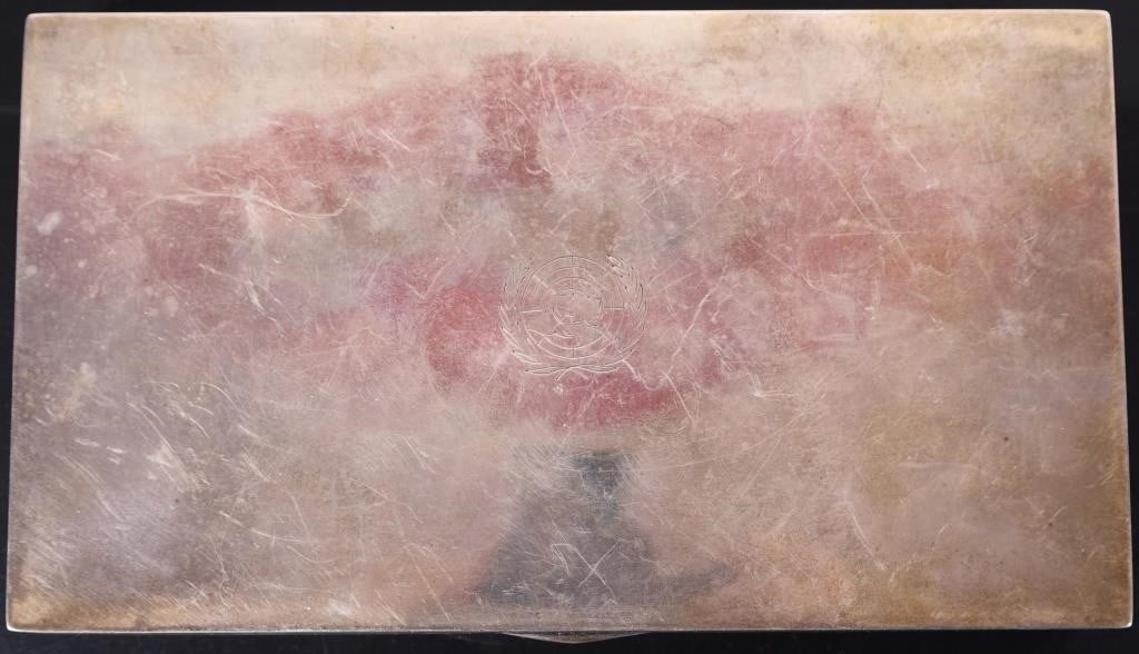 RARE 1951 UN KASHMIR SILVER BOX HABIB JOO & SONS: Museum quality signed UN presentation piece from the historic December 1951 failed demilitarization mission made by Habib Joo & Sons- the official state jewelers to the maharajas of Kashmir. This box 