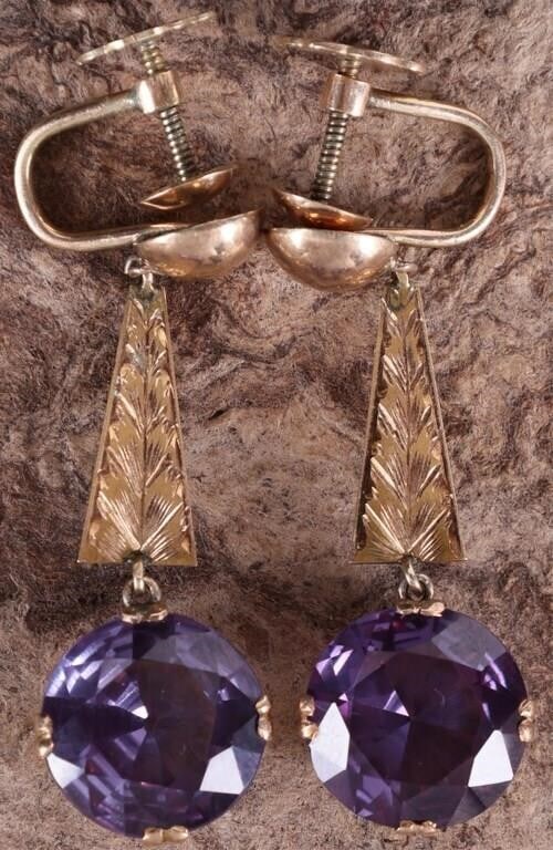 14K YELLOW GOLD LADIES EARRINGS W BICOLOR SAPPHIRE: Pair of 14K yellow gold ladies dangle earrings. On each piece, upper dangling element is a tall narrow triangle with feathery etching and the lower element is a 6CT round-cut lab-grown bicolor sapphir