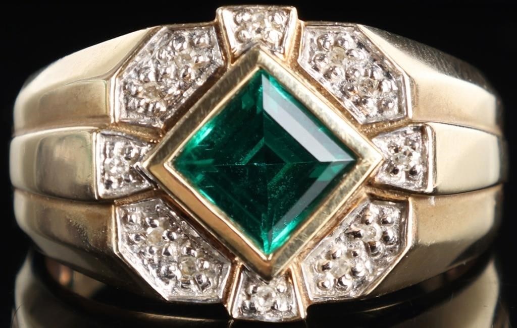 10K YELOW GOLD EMERALD & DIAMOND MENS RING: 10K yellow gold mens ring featuring 1.5CT princess cut emerald surrounded by twelve 0.01CT round cut diamonds. Stone Type: Emerald Weight: 6.40 Grams Size: 10.0 U.S Condition: Very fine estate jewelry