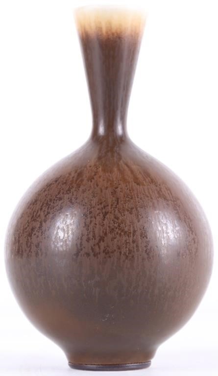 BERNDT FRIBERG GUSTAVSBERG SWEDEN 1950S VASE: Midcentury Modern 1950's vase by the renowned ceramicist Berndt Friberg from Gustavsberg Sweden. Signed and decorated on the bottom. Decorated with a brown and white hare's fur glaze, this piece is ce