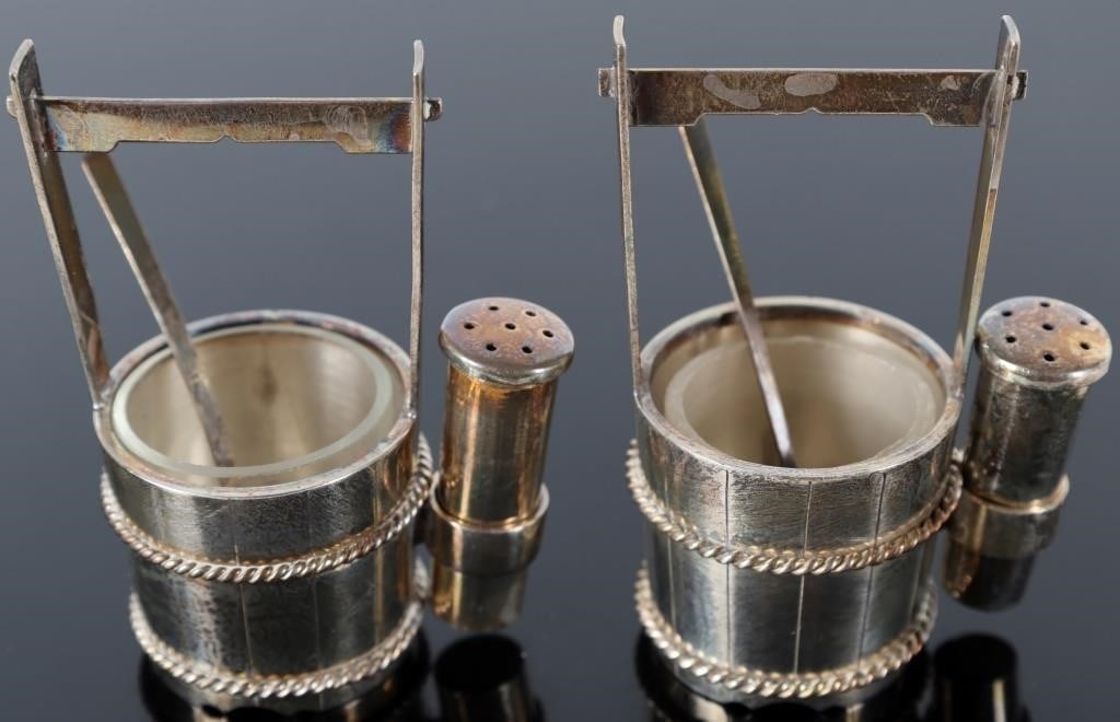 950 SILVER JAPANESE BUCKET SALT CELLAR & SHAKER -2: Lot of two vintage Japanese 950 sterling silver bucket-shaped cellars each with a glass insert (one is plastic and presumably not original), silver shaker, and silver spoon. Weight: 78.74 grams total 