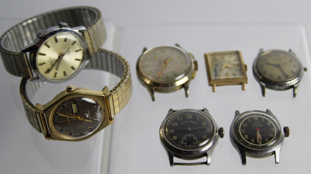 7 VINTAGE WATCHES IN NEED OF REPAIR: 7 VINTAGE WATCHES IN NEED OF REPAIR 2 Bulova, Vulcan, Leroy, Felca, revue, Endura. Shipping / Pickup: We Will Ship This Item or Buyer Can Pick Up Lot Location: #3 - Off Cap. Cir. NE
