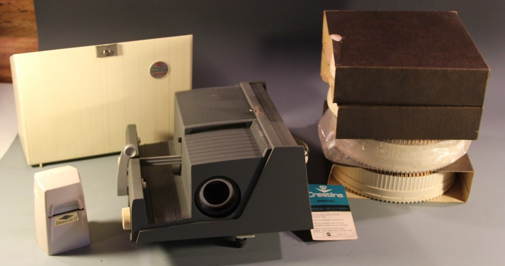 CRESTLINE SPECIAL SLIDE PROJECTOR WITH EXTRAS: CRESTLINE SPECIAL SLIDE PROJECTOR WITH EXTRAS Shipping / Pickup: We Will Ship This Item or Buyer Can Pick Up Lot Location: #1 - Off North Monroe St.