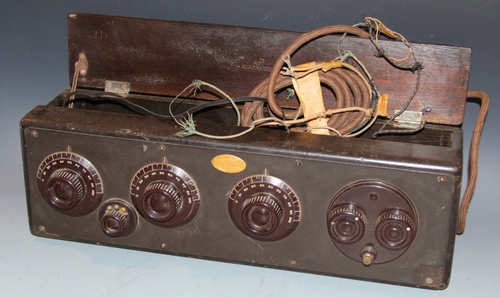 ATWATER KENT RADIO: ATWATER KENT RADIO Shipping / Pickup: We Will Ship This Item or Buyer Can Pick Up Lot Location: #1 - Off North Monroe St.