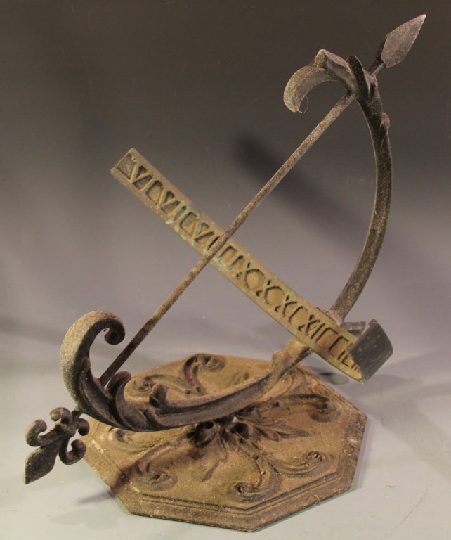 MEATAL SUNDIAL: MEATAL SUNDIAL Size: 20X15" Shipping / Pickup: We Will Ship This Item or Buyer Can Pick Up Lot Location: #1 - Off North Monroe St.