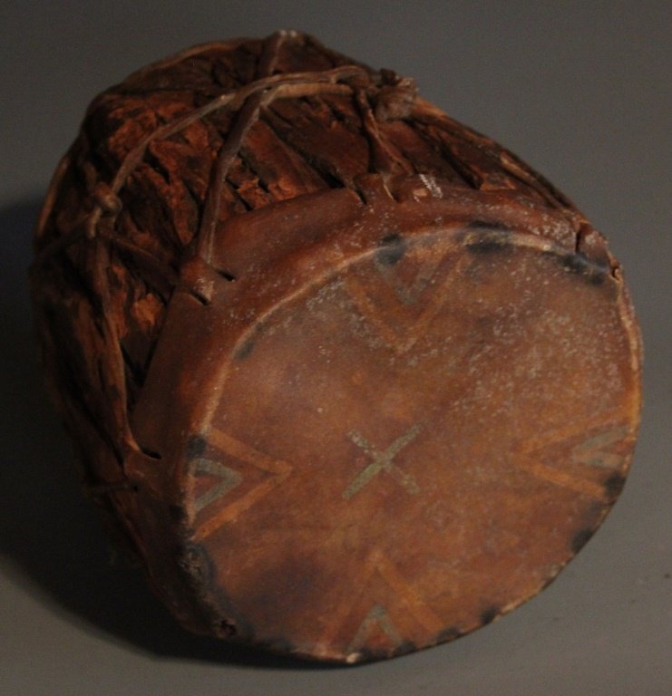 AMERICAN INDIAN TOURIST LOG DRUM: AMERICAN INDIAN TOURIST LOG DRUM Size: 7" Shipping / Pickup: We Will Ship This Item or Buyer Can Pick Up Lot Location: #1 - Off North Monroe St.