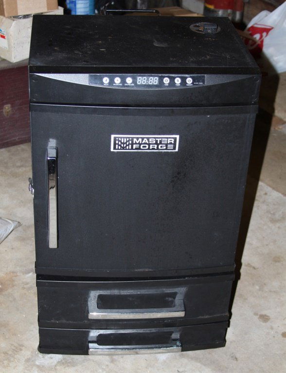 Master top forge smoker