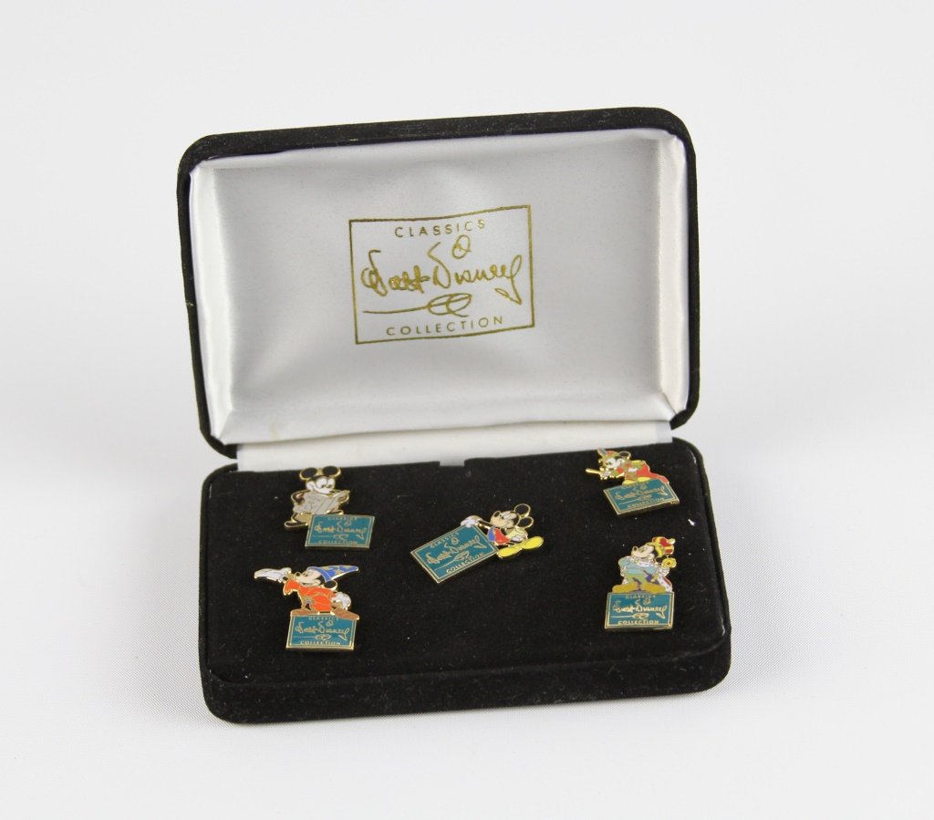 WDCC SET OF FIVE MICKEY MOUSE PINS: WDCC SET OF FIVE MICKEY MOUSE PINS Mickey through the years. Shipping / Pickup: We Can Ship This Item Lot Location: #3 - Off Cap. Cir. NE