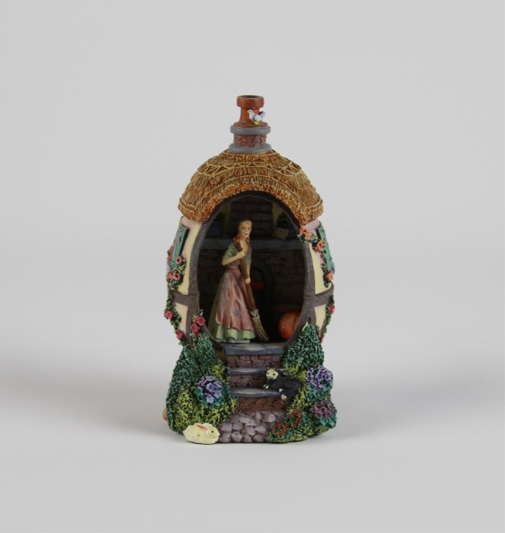 FRANKLIN MINT CINDERELLA LABORS & TOILS LE EGG: FRANKLIN MINT CINDERELLA LABORS & TOILS LE EGG #A2832 Shipping / Pickup: We Can Ship This Item Lot Location: #3 - Off Cap. Cir. NE