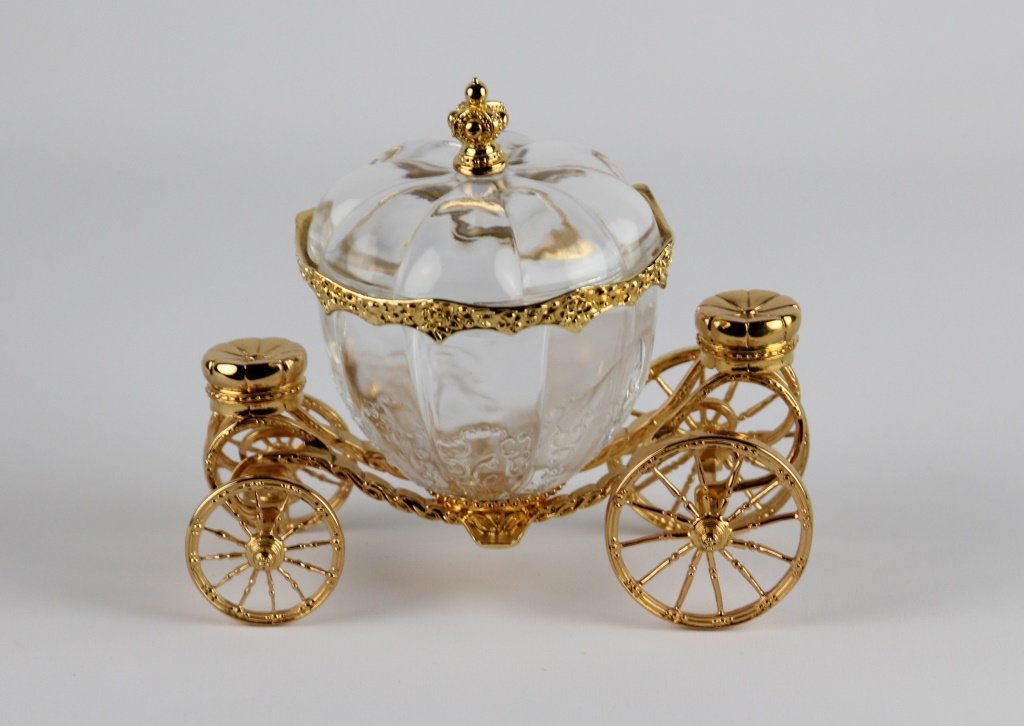 FRANKLIN MINT CINDERELLA CRYSTAL COACH: FRANKLIN MINT CINDERELLA CRYSTAL COACH Shipping / Pickup: We Can Ship This Item Lot Location: #3 - Off Cap. Cir. NE
