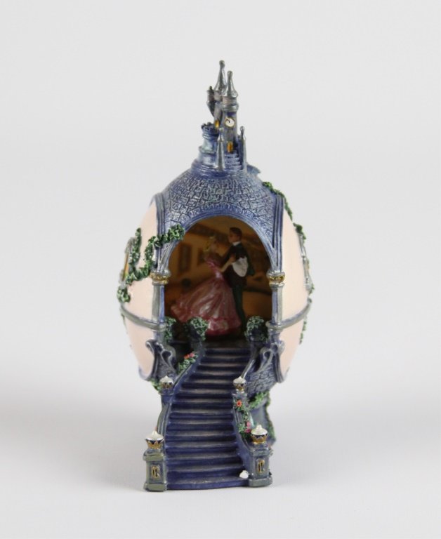 FRANKLIN MINT CINDERELLA ENCHANTED WALTZ LE EGG: FRANKLIN MINT CINDERELLA ENCHANTED WALTZ LE EGG #PU1399 Shipping / Pickup: We Can Ship This Item Lot Location: #3 - Off Cap. Cir. NE