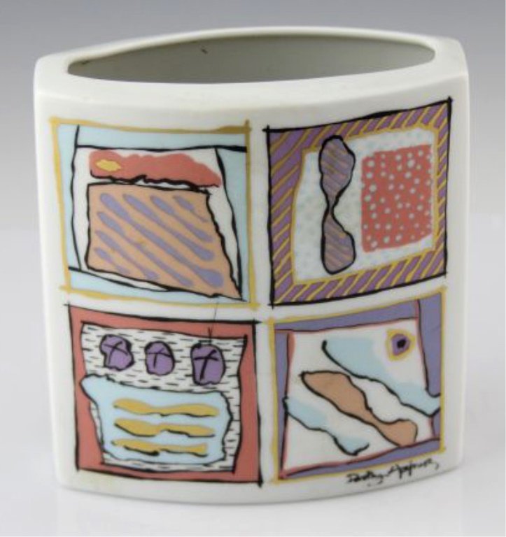DOROTHY HAFNER BY ROSENTHAL PORCELAIN VASE: DOROTHY HAFNER BY ROSENTHAL PORCELAIN VASE Size: 5" Shipping / Pickup: We Can Ship This Item Lot Location: #1 - Cap. Cir. NE