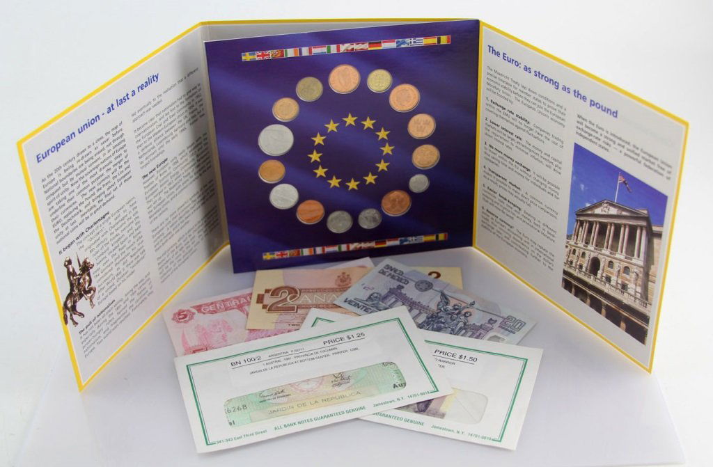 MIXED LOT FOREIGN PAPER & COIN CURRENCY (1 of 3)