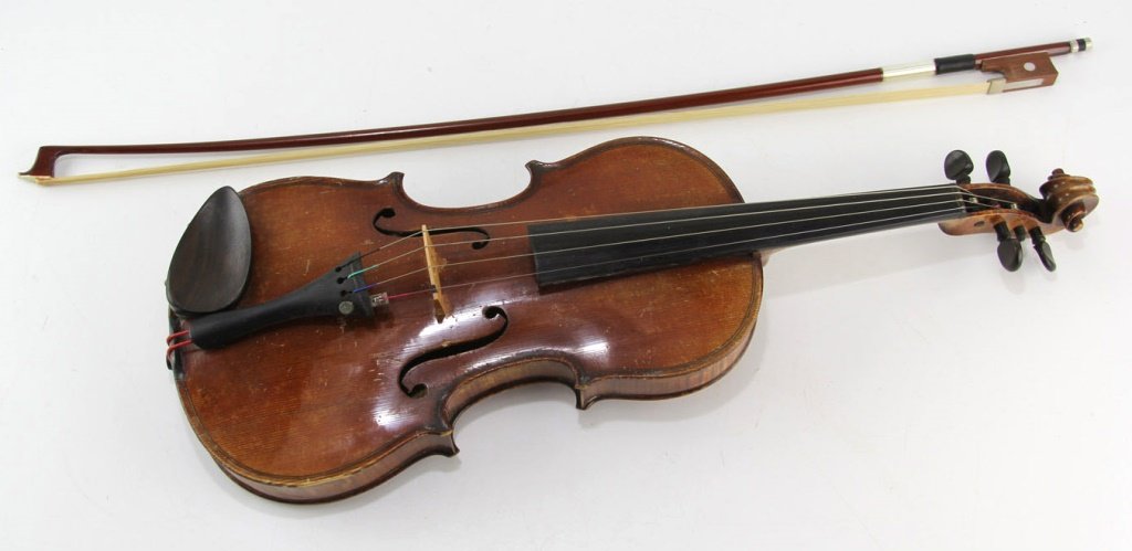 EARLY 20TH CENTURY COPY OF STRADIVARIUS VIOLIN (1 of 8)