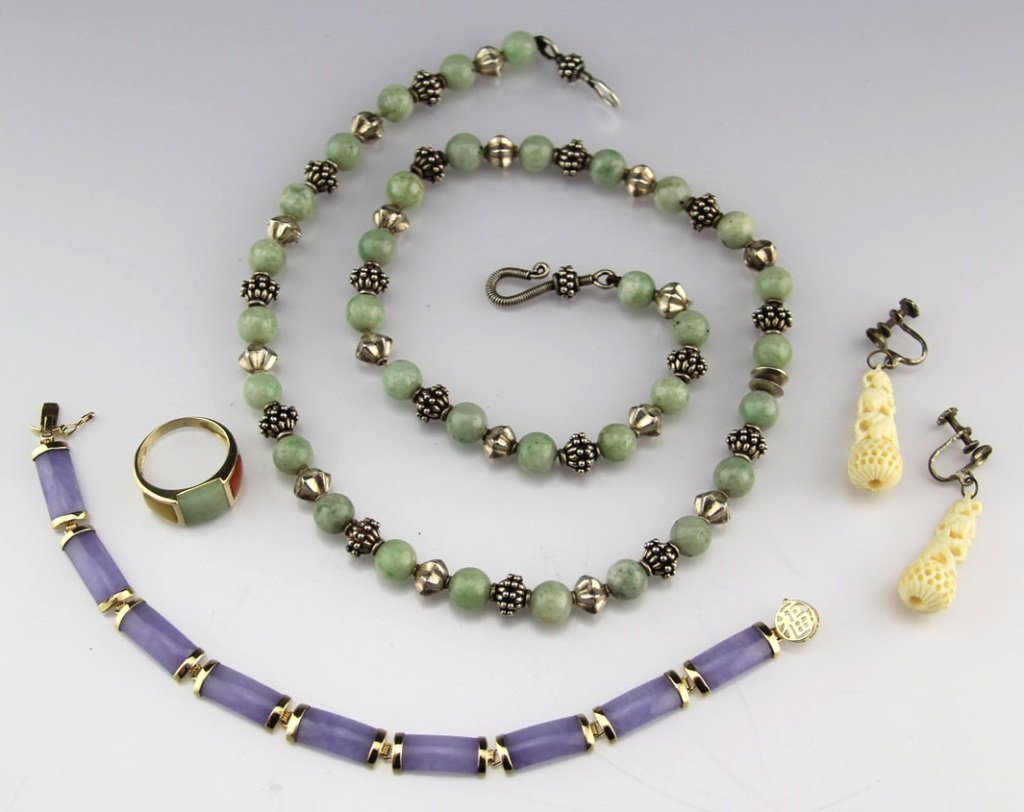 LOT LADIES ASIAN STYLE GOLD & JADE JEWELRY LOT (1 of 4)