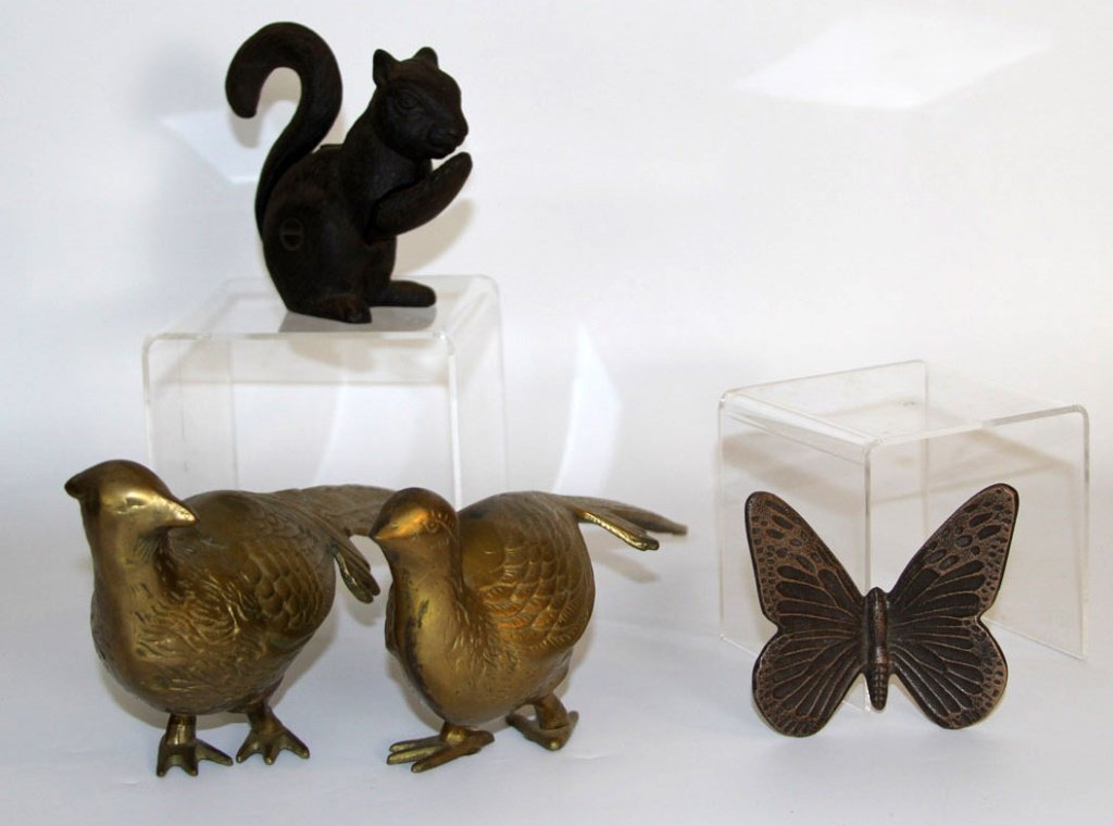 PAIR OF BRASS BIRDS BUTTERFLY SQUIRREL LOT: PAIR OF BRASS BIRDS BUTTERFLY SQUIRREL LOT Squirrel is cast iron. Shipping / Pickup: We Can Ship This Item Lot Location: #2 - Fort White, FL