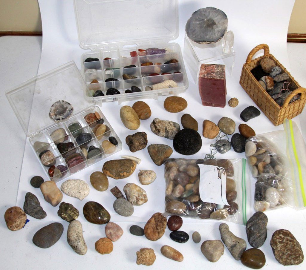 LARGE ROCK AND MINERAL COLLECTION (1 of 10)