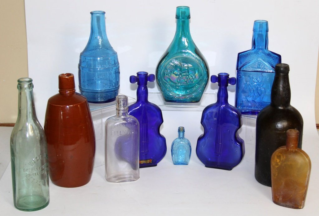LOT OF VINTAGE GLASS BOTTLES: LOT OF VINTAGE GLASS BOTTLES Wheaton and more Shipping / Pickup: We Can Ship This Item Lot Location: #2 - Fort White, FL