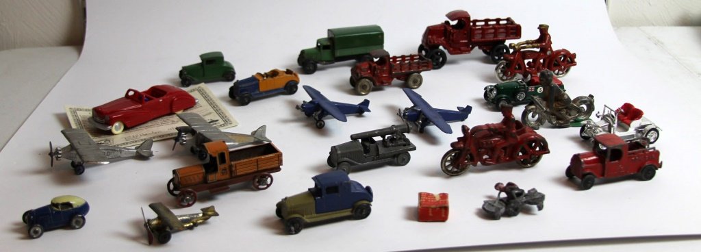 LOT OF VINTAGE DIE CAST TOYS CARS PLANES MORE: LOT OF VINTAGE DIE CAST TOYS CARS PLANES MORE Condition: Good. Not tested or checked for completeness. Sold "as-is". Shipping / Pickup: We Can Ship This Item Lot Location: #2 - NE Tallahassee, FL