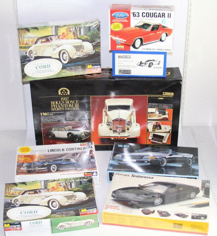 ESTATE LOT OF VINTAGE MODEL CAR KITS (1 of 6)