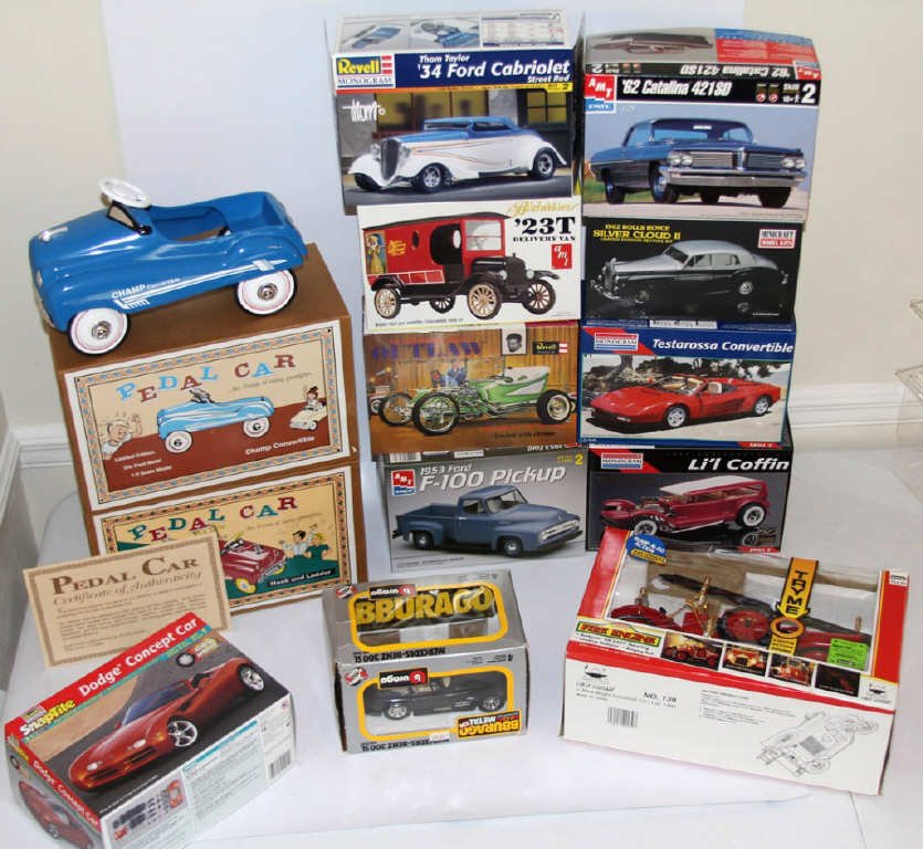 ESTATE LOT OF MODEL KITS & MODELS (1 of 6)