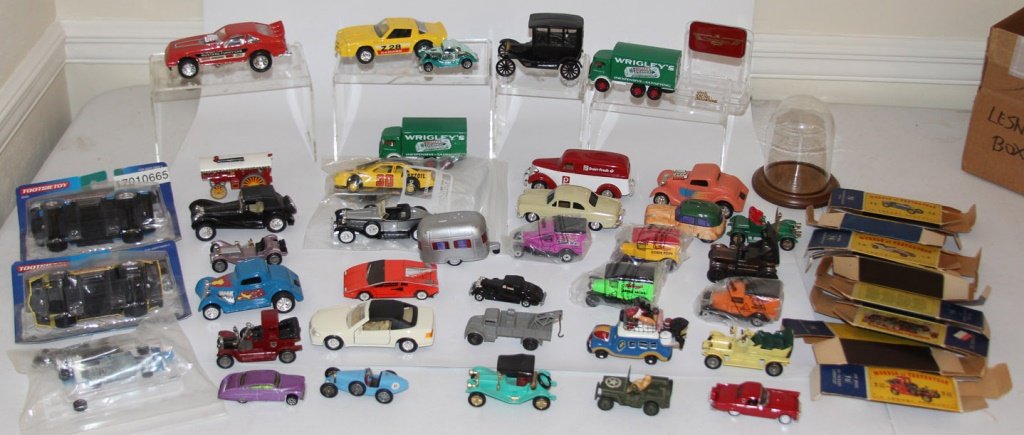 ESTATE LOT OF MODELS: ESTATE LOT OF MODELS Condition: Very good, as is, not tested for completeness Shipping / Pickup: We Can Ship This Item Lot Location: #2 - NE Tallahassee, FL