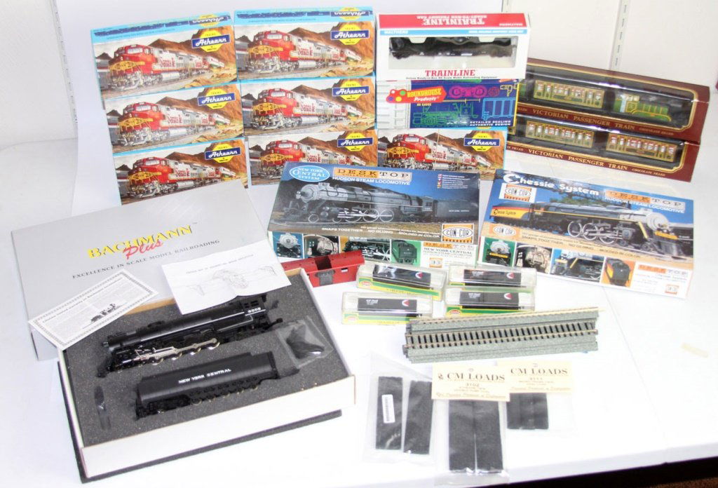 ESTATE MODEL TRAIN LOT (1 of 6)