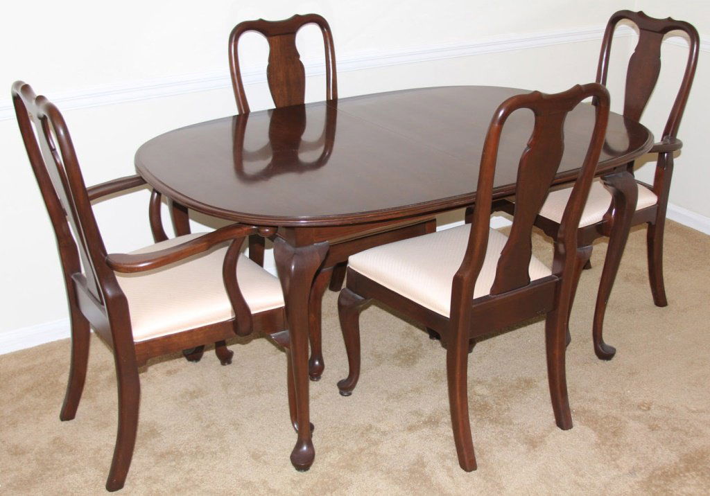 ETHAN ALLEN MOHOGANY DINING TABLE & CHAIRS (1 of 8)