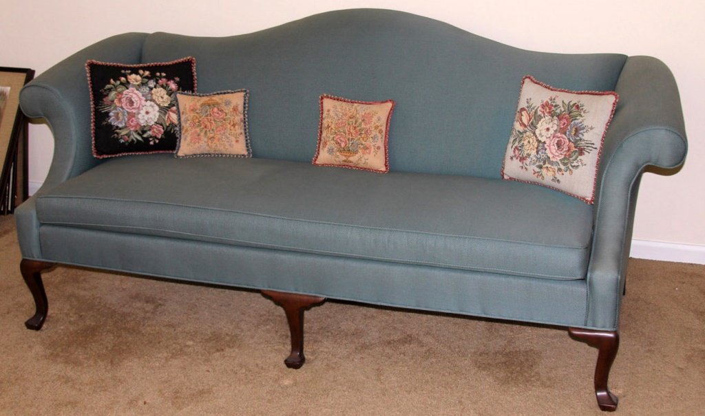 UPHOLSTERED SOFA WITH WOOD FEET: UPHOLSTERED SOFA WITH WOOD FEET Size: 78" Condition: Very good Shipping / Pickup: Buyer Pick Up, 3rd Party Lot Location: #2 - NE Tallahassee, FL