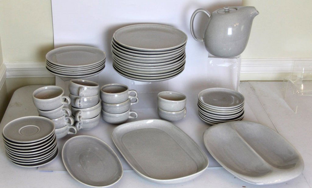 LOT OF RUSSELL WRIGHT STEUBENVILLE DINNERWARE (1 of 9)