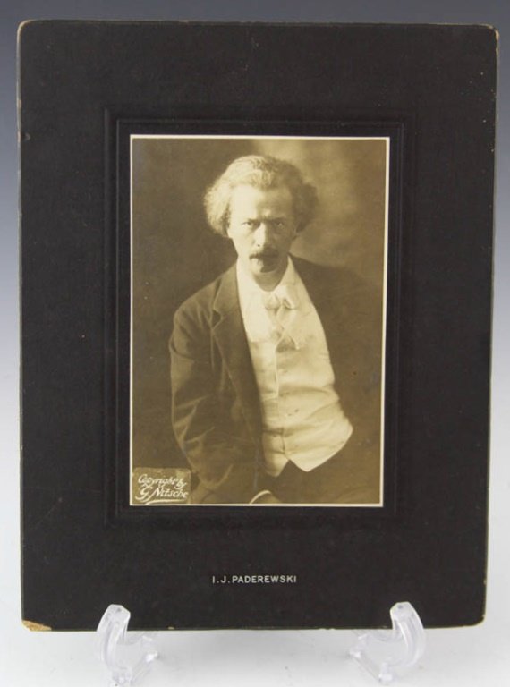 IGNACY JAN PADERREWSKI PHOTOGRAPH (1 of 4)