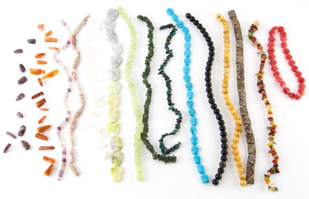 LOT OF SEMI-PRECIOUS STONE BEADS (1 of 5)