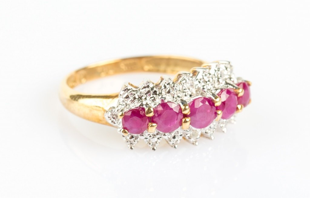 LADIES 10K YELLOW GOLD RUBY FASHION RING (1 of 3)