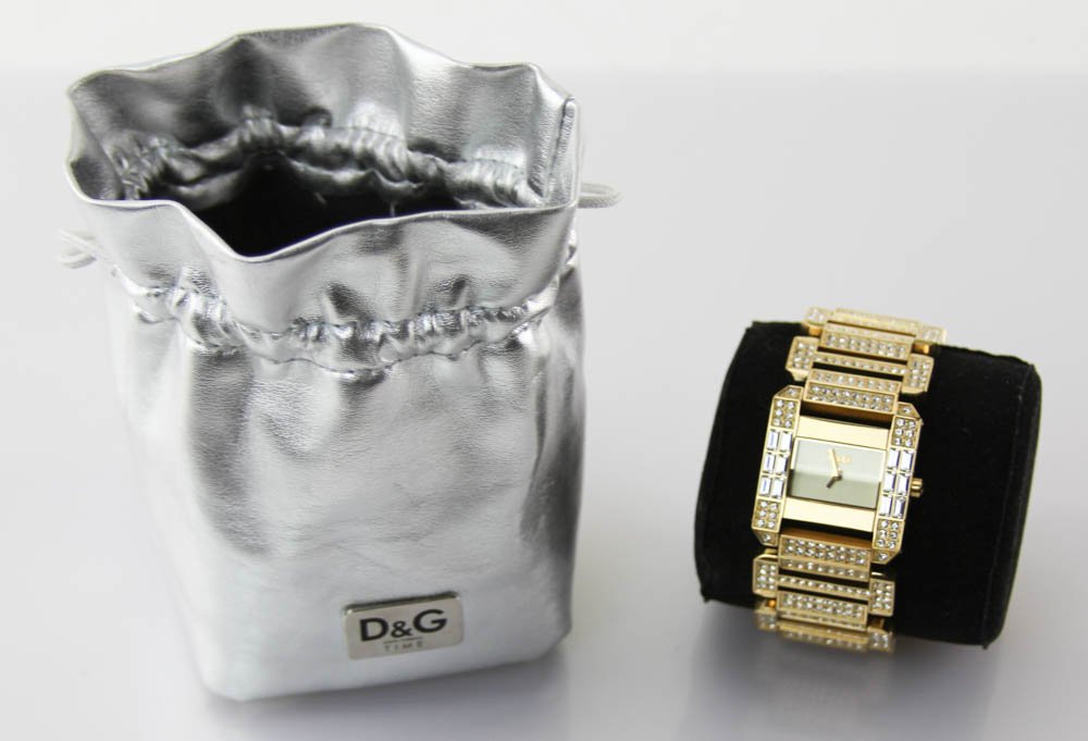 LADIES DOLCE & GABBANA FASHION WATCH W BAG (1 of 3)