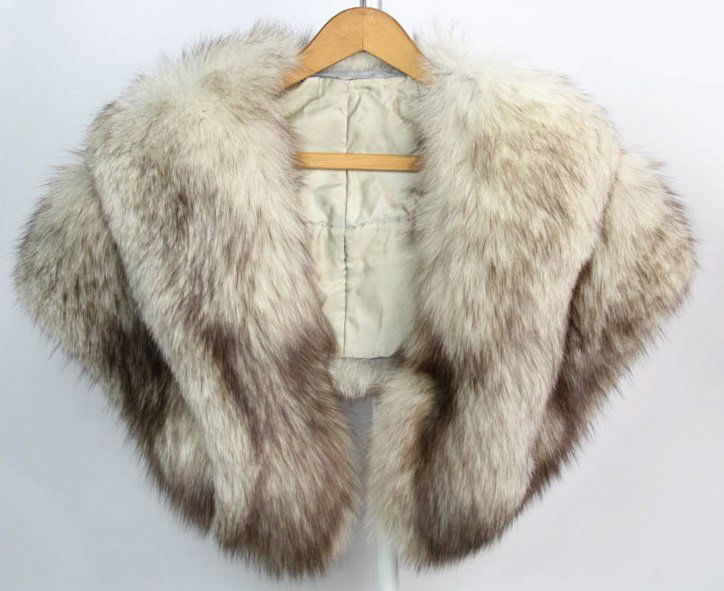 LADIES GREY FOX FUR STOLE (1 of 7)