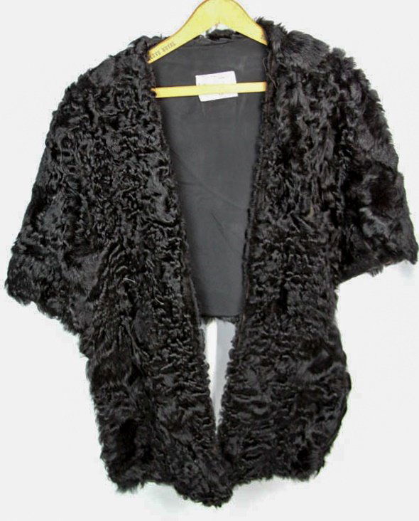 I.R. FOX LADIES PERSIAN LAMB HIDE STOLE (1 of 8)