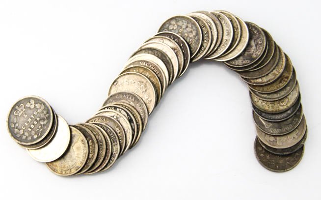 (42) LATE 19TH EARLY 20TH C CANADA SILVER 5C COINS (1 of 3)