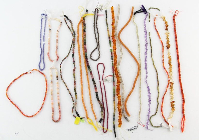 MIXED LOT SEMI-PRECIOUS STONE CRAFTING BEADS (1 of 5)