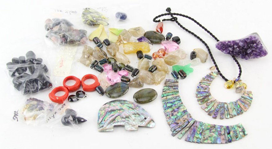 MIXED LOT SEMI-PRECIOUS STONE & SHELL BEADS & MORE (1 of 5)