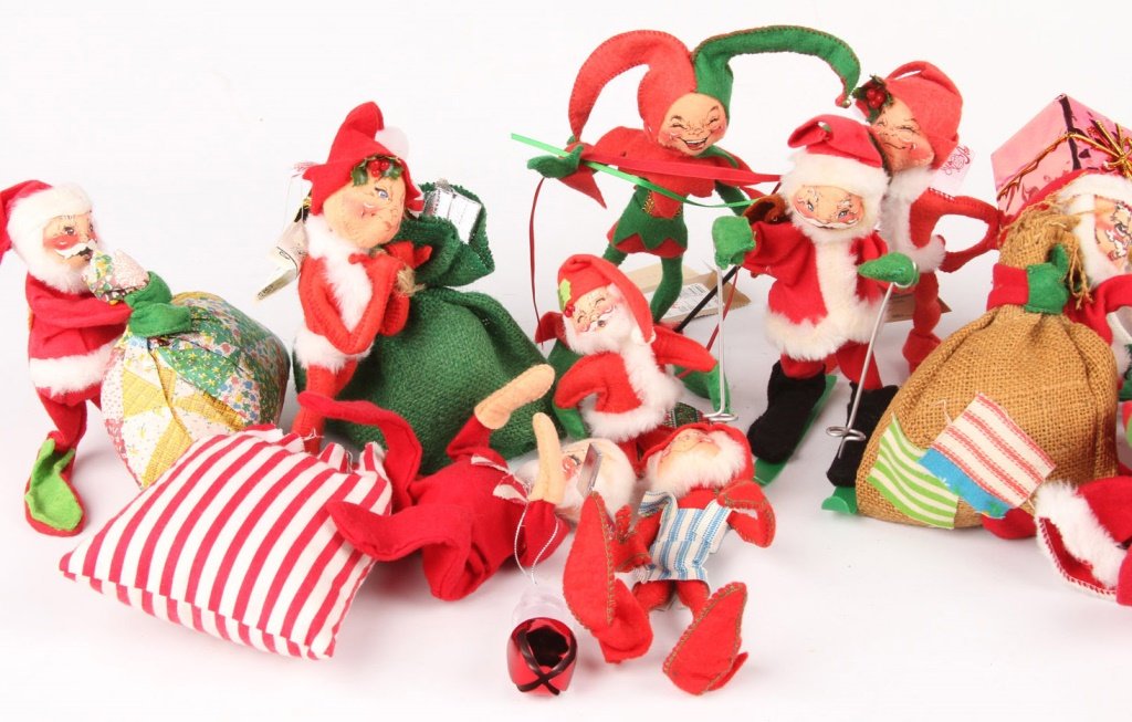 LOT OF TWELVE ANNALEE CHRISTMAS DOLLS (1 of 4)