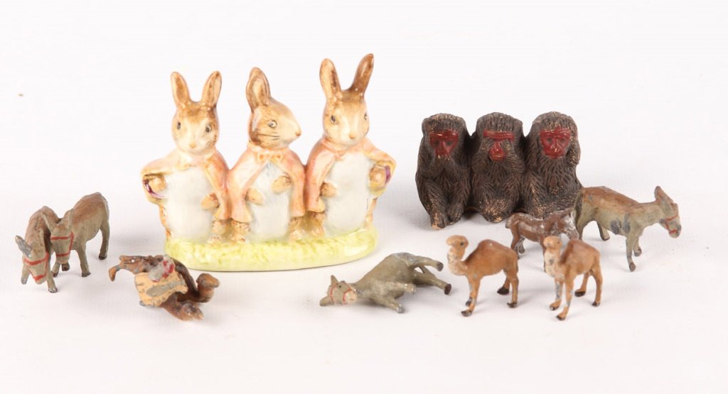 LOT OF MINIATURE ESTATE CAST IRON FIGURINES & MORE (1 of 7)