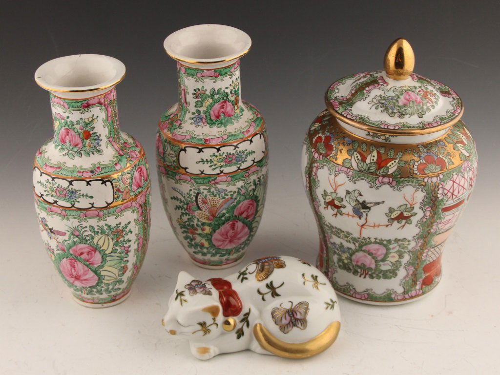 LOT OF FOUR PIECES OF DECORATED CHINESE PORCELAIN (1 of 8)