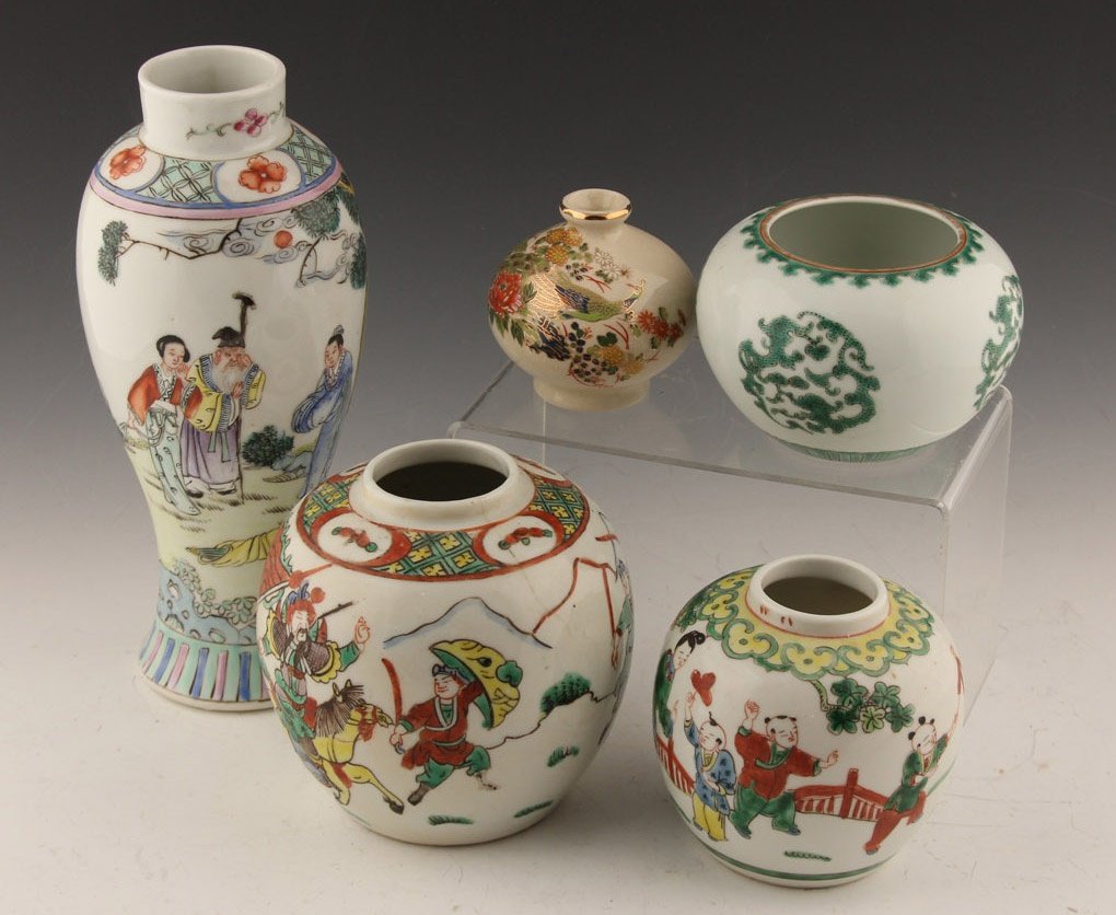 LOT OF (5) ASIAN DECORATED PORCELAIN VESSELS (1 of 6)