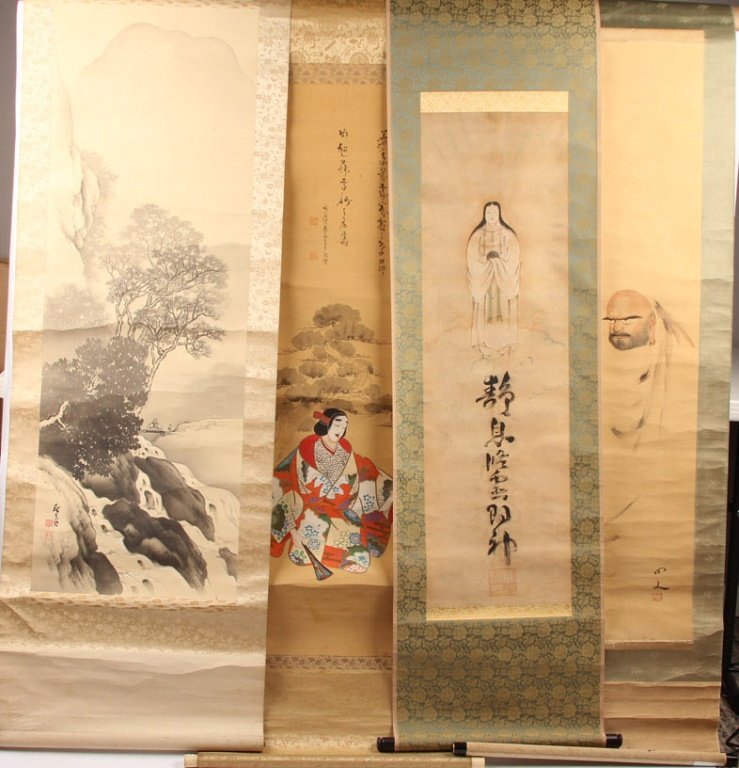 LOT OF FOUR CHINESE SCROLLS (1 of 5)