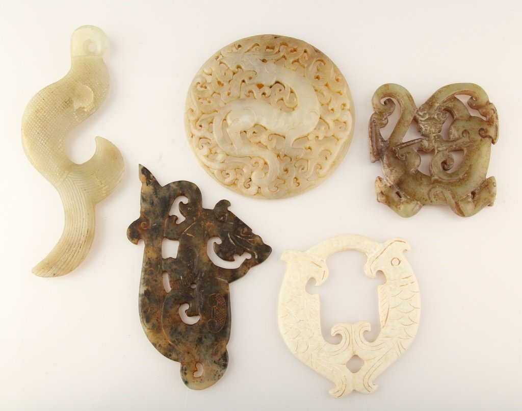 LOT OF 5 SMALL FLAT ASIAN SOFTSTONE CARVINGS (1 of 4)