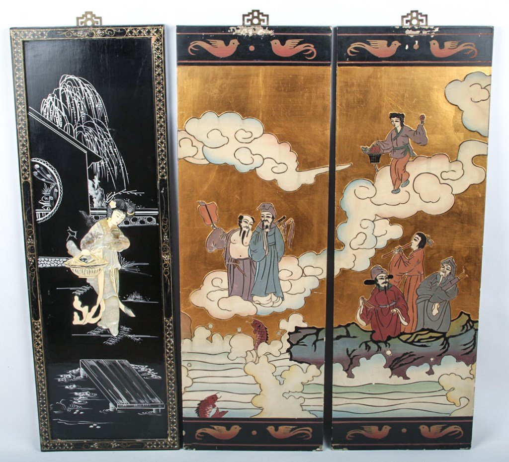 3 CHINESE WALL PANELS OR SCREENS: 3 CHINESE WALL PANELS OR SCREENS Size: 3' Condition: Very good Shipping / Pickup: Buyer Pick Up, 3rd Party Lot Location: #1 - Manor's Gallery